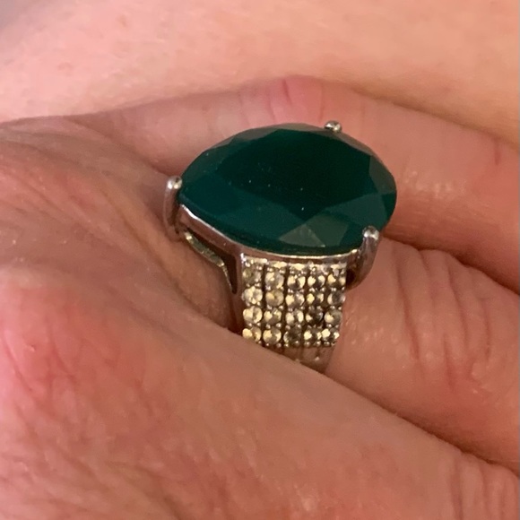Green onyx and white topaz ring - Picture 2 of 2